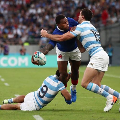 France hold off Argentina in Tokyo thriller