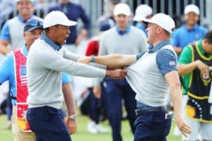 Read more about the article Internationals hold firm as US fight back