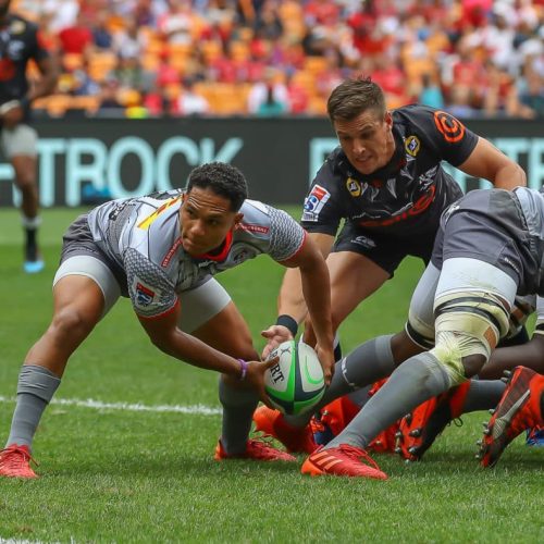 Jantjies brace helps Stormers to win