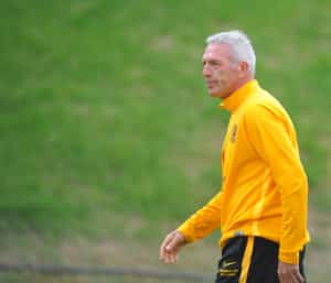 Read more about the article Middendorp urges fans to rally behind Chiefs