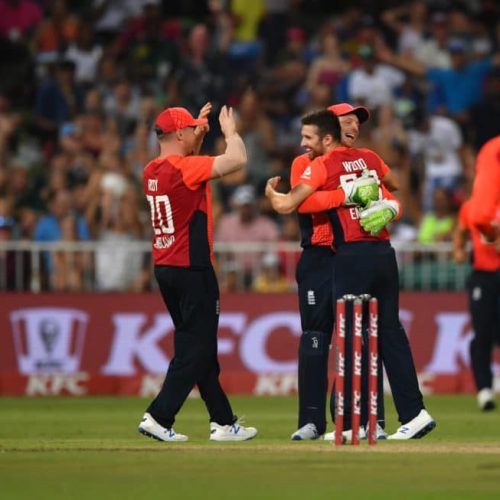 England win second T20I