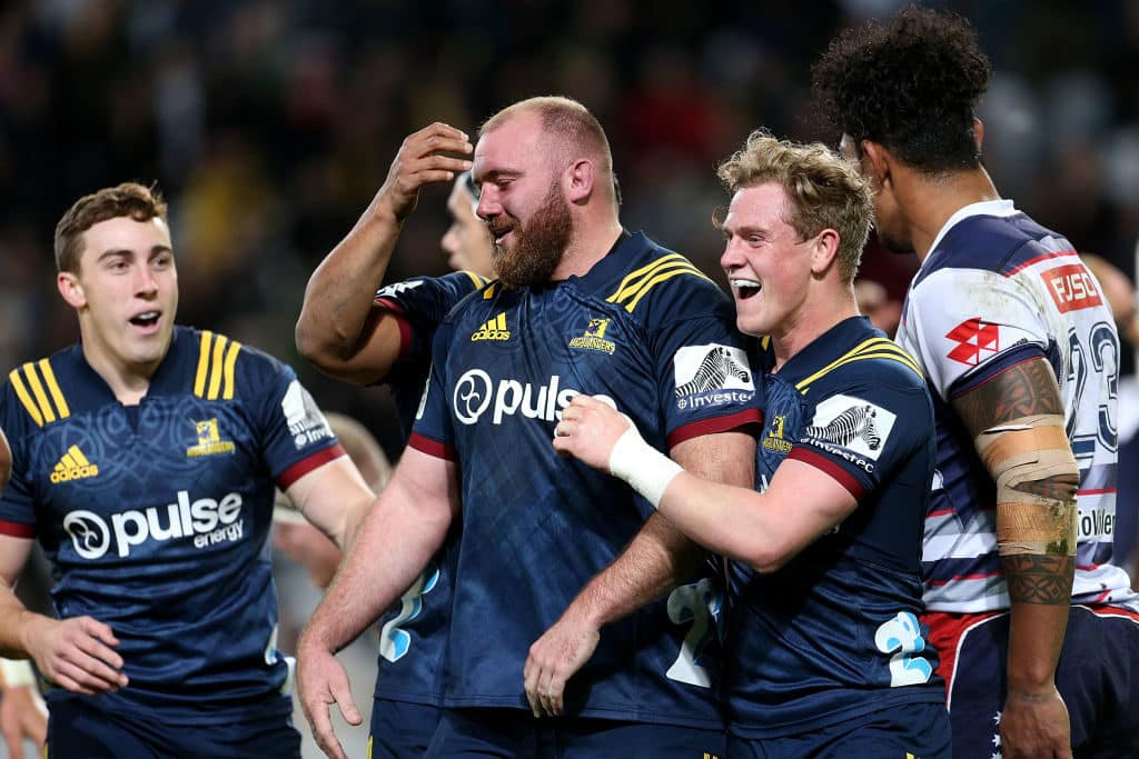 You are currently viewing Highlanders edge Brumbies in thriller