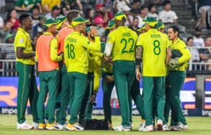 Read more about the article Proteas restrict Aussies after poor start