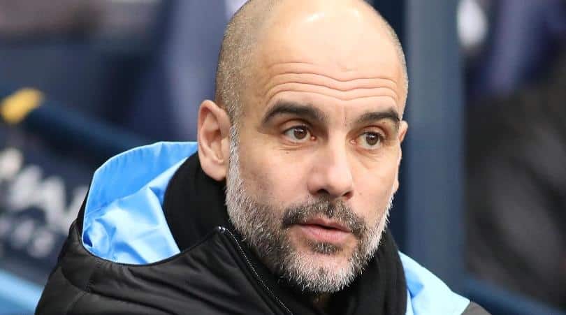 You are currently viewing Guardiola tells Man City players he will stay with the club