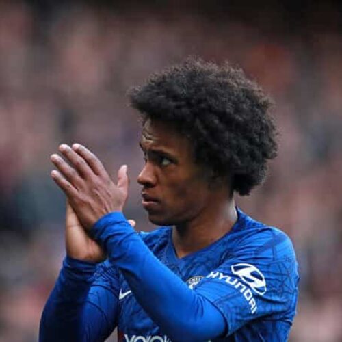 Arsenal join race for Magalhaes as Willian deal edges closer