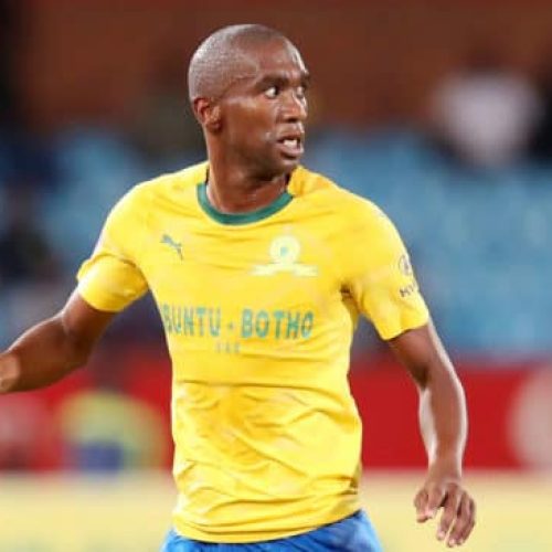 Ngcongca agrees new deal to stay at Sundowns