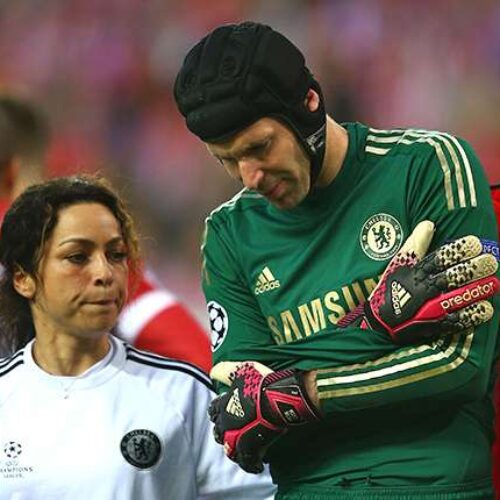 Cech played with two broken shoulders prior to fracturing his skull