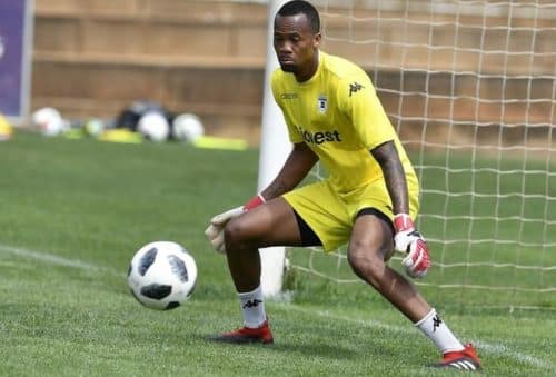 You are currently viewing Mhlongo set for contract talks with Wits