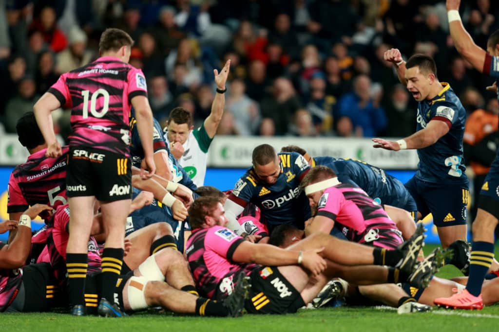 You are currently viewing Highlanders stun Chiefs in Aotearoa opener