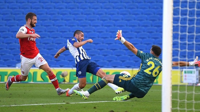 You are currently viewing Late Maupay strike hands Brighton victory over Arsenal