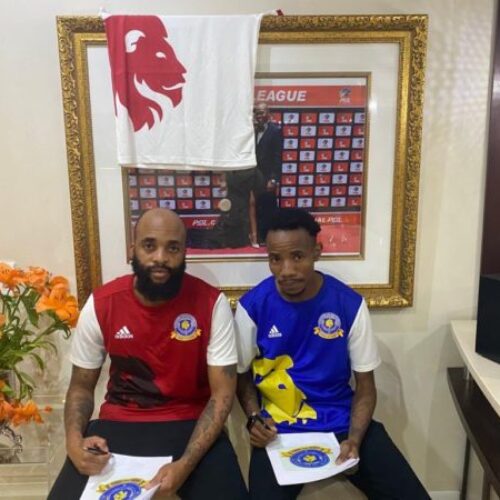 TTM sign Manyisa, Malongoane