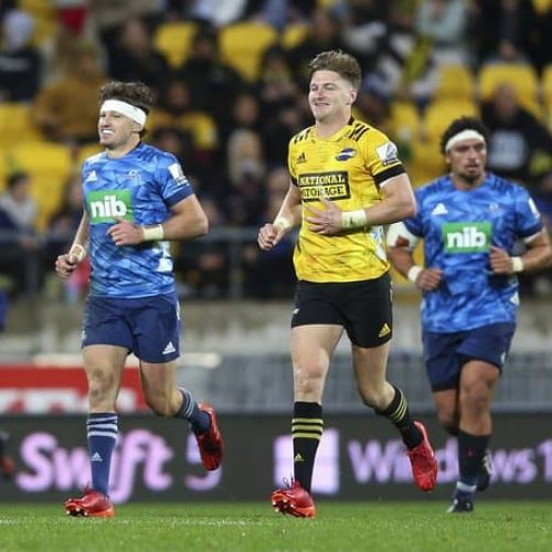 Barrett boots Hurricanes past Blues