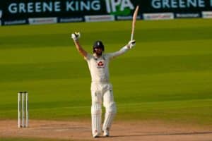 Read more about the article England clinch first Test against Pakistan