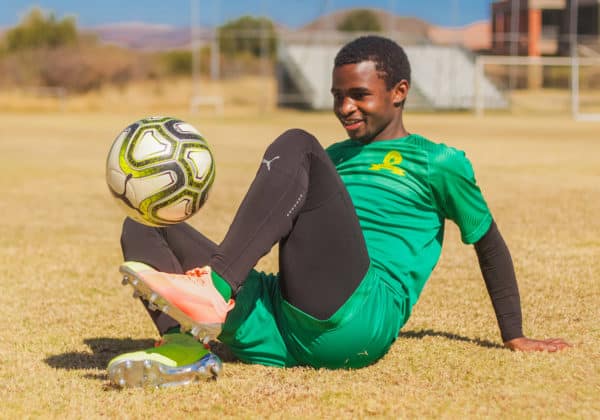 You are currently viewing Pitso: Mkhuma is finding his feet with Sundowns senior team