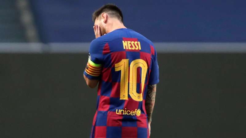 You are currently viewing Messi to skip Barcelona pre-season tests as Argentine pushes for exit