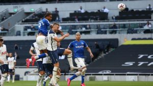 Read more about the article Everton grab opening win at Spurs