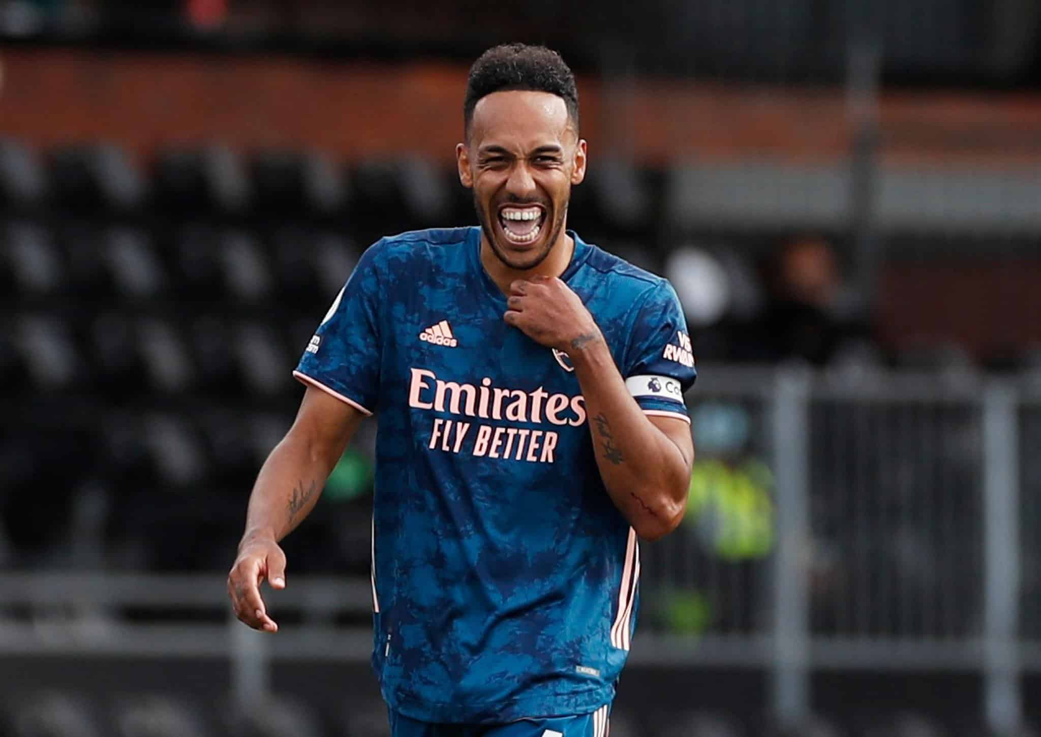 You are currently viewing Aubameyang signs new three-year Arsenal contract