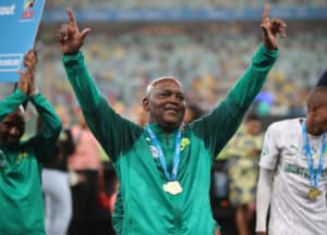 Read more about the article Mosimane wins Coach of the Year award to bring down curtain on Sundowns career