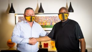 Read more about the article Kaizer Chiefs name Gavin Hunt as Middendorp’s successor