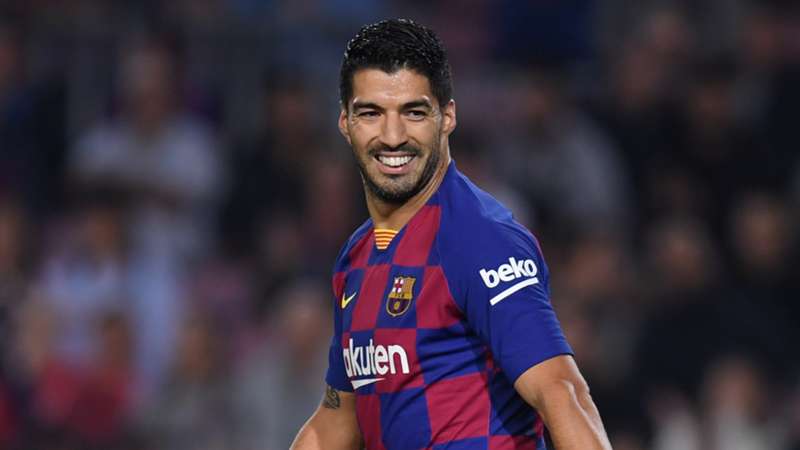 You are currently viewing Suarez takes swipe at ‘fake news’ with Barca future in doubt