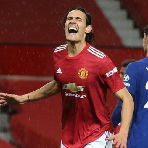 Debutant Cavani comes close but Man Utd, Chelsea draw blank