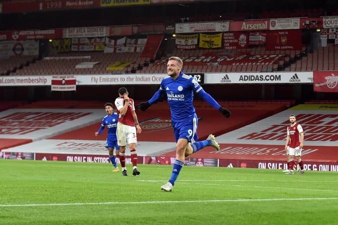 You are currently viewing Vardy strikes late as Leicester end long wait for victory at Arsenal