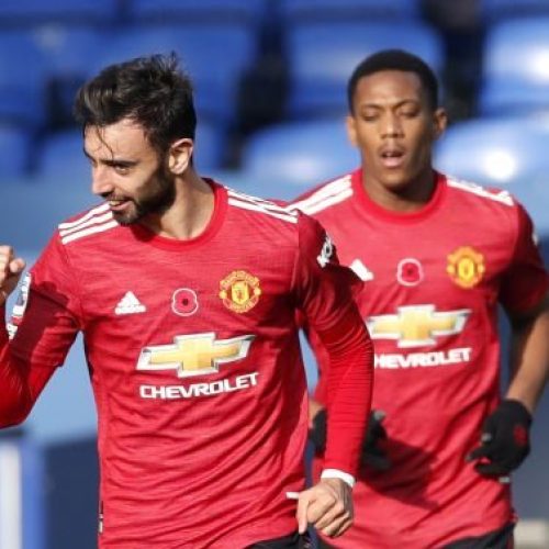 Fernandes brace boosts Solskjaer’s Manchester United to victory