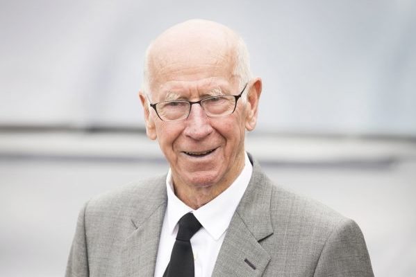 You are currently viewing England, Man United great Sir Bobby Charlton diagnosed with dementia