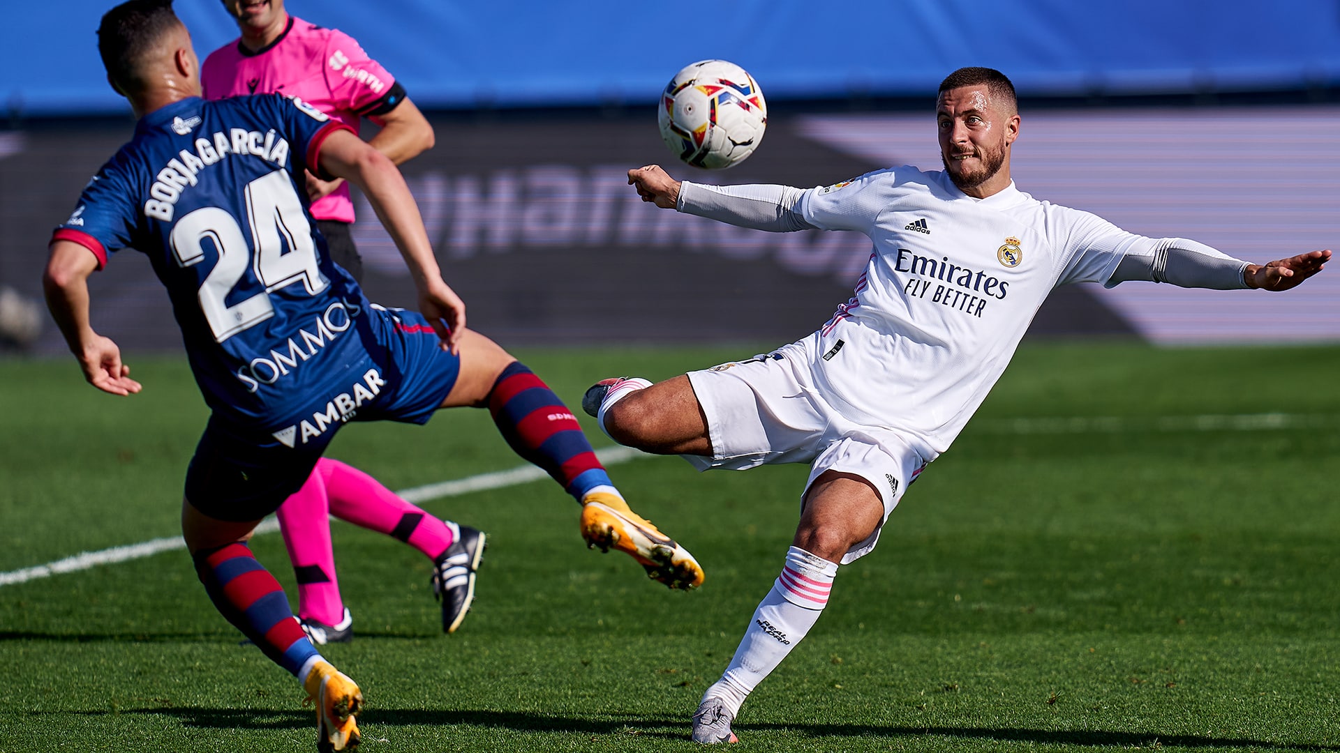 You are currently viewing Hazard ends goal drought as Real thrash Huesca