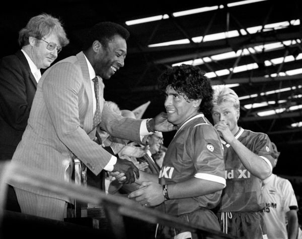 You are currently viewing The world’s lost a legend – Pele leads tributes to Diego Maradona