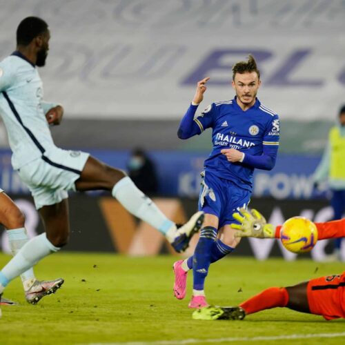 Leicester go top after impressive win over Chelsea