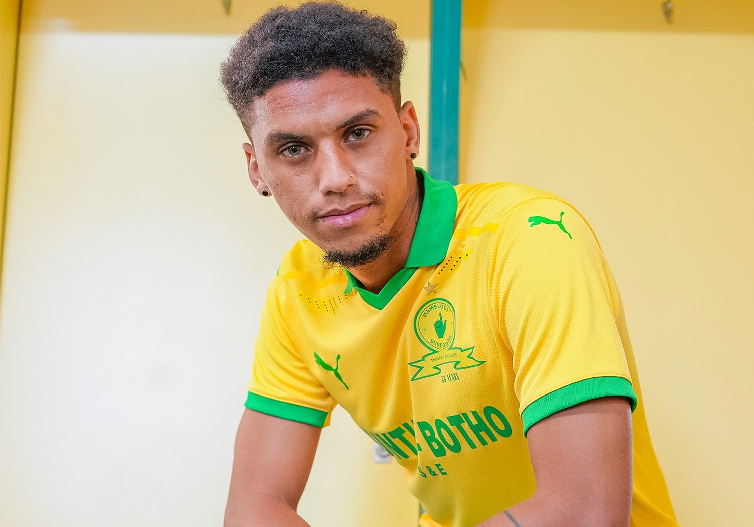 You are currently viewing De Reuck motivated by challenge of playing for Sundowns