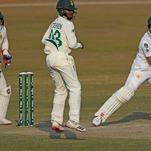 Pakistan punish Proteas