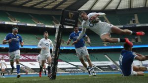 Read more about the article England bounce back at Twickenham