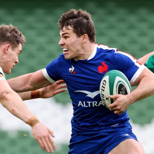 France hold on to win Dublin arm wrestle