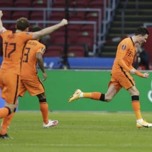 World Cup qualifiers wrap: Holland cheer returning fans while Turkey win again