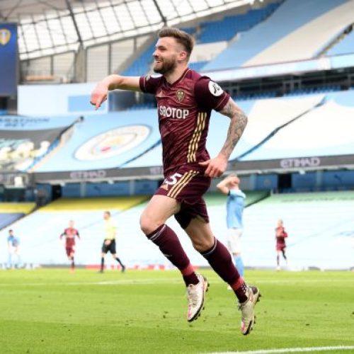 Dallas hits last-minute winner as 10-man Leeds shock Manchester City