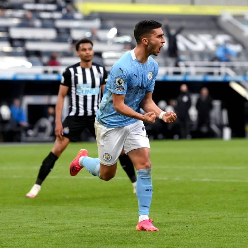 Man City edge Newcastle United in seven-goal thriller