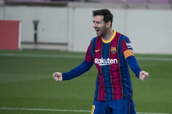 You are currently viewing Lionel Messi set to take pay cut to stay at Camp Nou