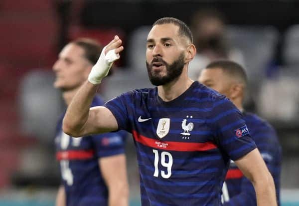 You are currently viewing Deschamps has ‘every faith’ in recalled Karim Benzema
