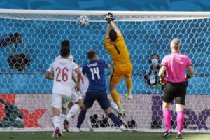 Read more about the article Dubravka own goal sets Spain on their way to big win over Slovakia