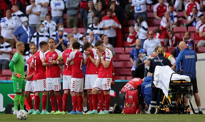 You are currently viewing Denmark, Finland suspended after Eriksen collapses on pitch