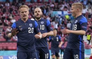 Read more about the article Finland edge out Denmark after Christian Eriksen collapse halts Euro 2020 tie