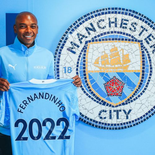 Fernandinho signs new one-year deal at Manchester City