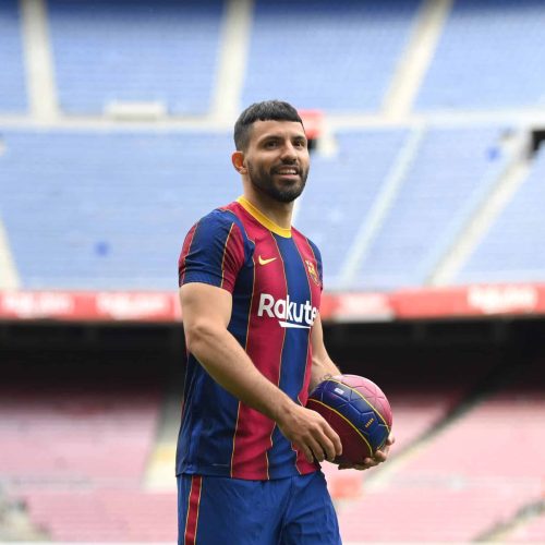 Aguero hopes he can star alongside Messi for Barcelona