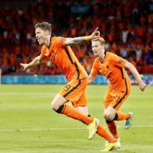 Holland beat Ukraine after late drama in five-goal thriller