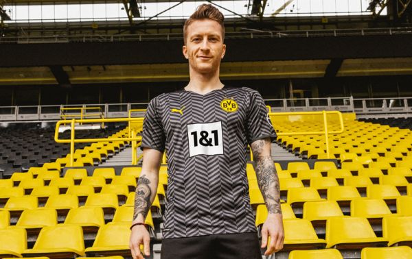 You are currently viewing Borussia Dortmund drop their new Puma away kit for the 2021-22 season