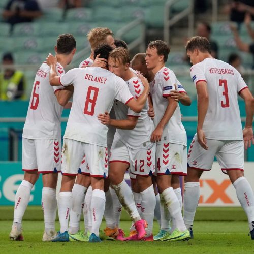 Denmark edge Czech Republic to reach semi-finals