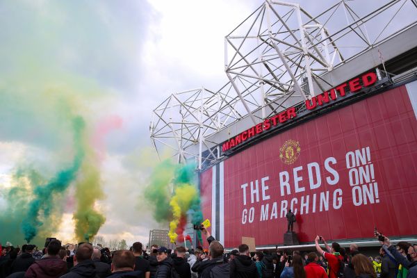 You are currently viewing Man United, Aston Villa hit by Covid outbreaks – reports