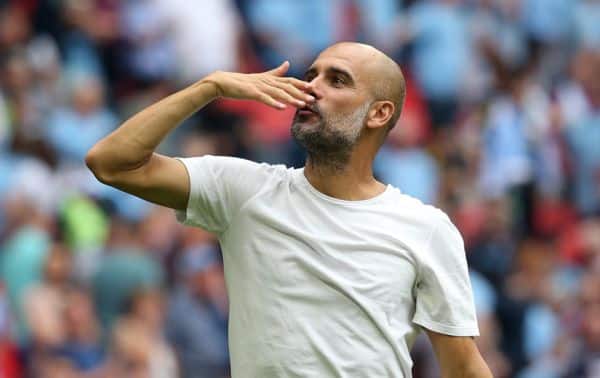 You are currently viewing Guardiola told to stick to coaching after questioning Manchester City fans